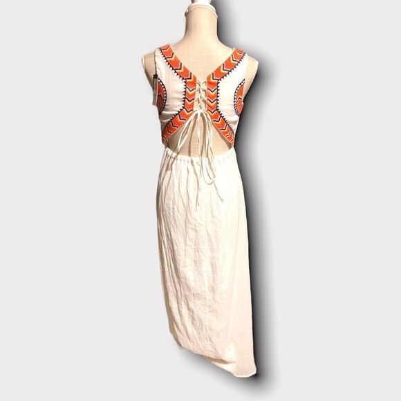 Romeo & Juliet Couture | NWT Women’s White Maxi Dress Embroidered Design Small - Picture 4 of 6